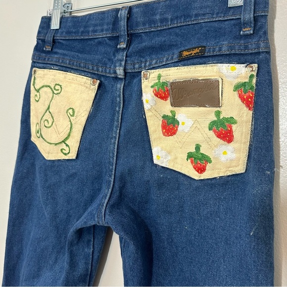 Hand Painted Strawberry Patch Vintage Girls Wranglers Sz 14 Girls (26/27 Women) - Picture 1 of 8